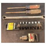 Craftsman flathead and regular screwdriver,