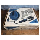 NEW 30 foot retractable trouble light cord reel