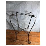 Metal base no top 21 inches tall