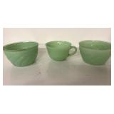 Vintage jadeite colored items! 1 has clear bottom
