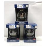 3 Illuminated Glass Christmas Ornaments