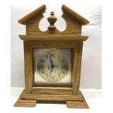 Vintage mantle clock-runs on batteries