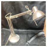 Nice WORKNG desk, craft, hobby lamp