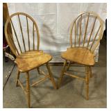 Pretty vintage wood chairs-Floor to seat 18'