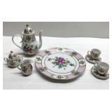 Victoria's Garden Miniature tea set
