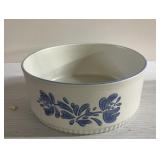 Pfaltzgraff bowl 9' across, 4' tall