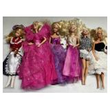 Lot of vintage Barbies