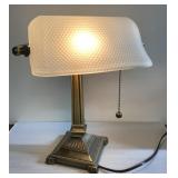 Pretty vintage desk lamp
