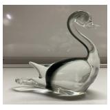 Art glass swan 5 1/2" tall