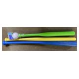Plastic bats & ball-1 is NEW