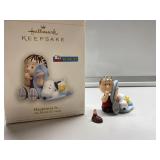 Hallmark Keepsake Peanuts Gang Linus ornament-Foot Hallmark Keepsake Peanuts Gang Linus ornament-Foot
