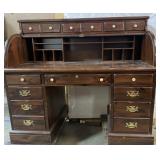 Vintage Roll-Top desk with key 55x28x48in Vintage Roll-Top desk with key 55x28x48in