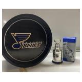 Tiny plastic Stanley Cup & St Louis Blues containe Tiny plastic Stanley Cup & St Louis Blues containe