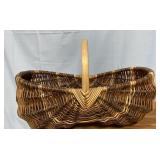 Pretty basket 18.5x10x12in Pretty basket 18.5x10x12in