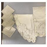Vintage tablecloths & napkins Vintage tablecloths & napkins