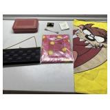Looney Tunes, new frame, vintage purse, more Looney Tunes, new frame, vintage purse, more