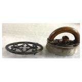 Antique iron & resting trivet Antique iron & resting trivet