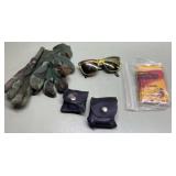 2 compasses, Heat packet, camo gloves, sunglasses 2 compasses, Heat packet, camo gloves, sunglasses