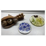 Wood fruit bowl & trivers