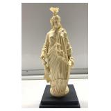 Pretty vintage figurine