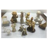 Figurines and spun glass Figurines and spun glass