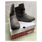 NEW! Rampage Size 8 boots NEW! Rampage Size 8 boots