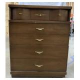 Mid century modern dresser- 43' x 34' x 18' Mid century modern dresser- 43' x 34' x 18'