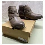 NEW!! Tic Tock Size 8 boots NEW!! Tic Tock Size 8 boots