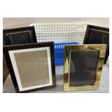 Pretty frames & small baskets Pretty frames & small baskets
