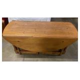 Antique big round drop leaf table 25' x 66' Antique big round drop leaf table 25' x 66'