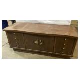 Lane cedar chest 48x19x18 Lane cedar chest 48x19x18