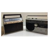Vintage radios-not tested Vintage radios-not tested