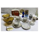 NEAT lot of vintage pieces-oil lamps, more