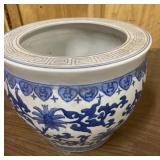 Vintage urn planter 10x12"