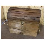 Vintage wood chest 17"x 16"x10"