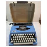 Vintage K-Mart 100 typewriter in case