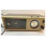 Vintage RCA clock radio-not tested