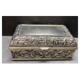 Pretty engraved jewelry & music box Pretty engraved jewelry & music box