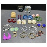 Brooches & earrings incl Trifari Brooches & earrings incl Trifari