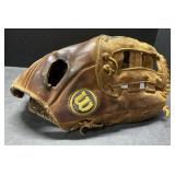 Wilson 'The A2000' catcher's mitt Wilson 'The A2000' catcher's mitt