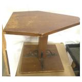 Retro table 28ï¿½x20ï¿½