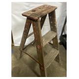 Wood step ladder Wood step ladder
