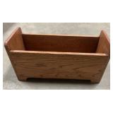 Solid wood magazine rack 26x11x13' Solid wood magazine rack 26x11x13'