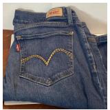 Levi's 524 jeans 13M