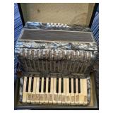 Troubadour accordian in case