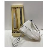 Vintage Lady Vanity Electric Knife & Black &