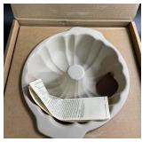 NEW Pampered Chef Classics Collections Stoneware