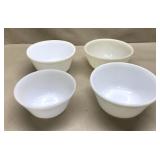 4 Pyrex mixing bowls