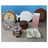 Cutting board, 2 decorative wall hangings, 3