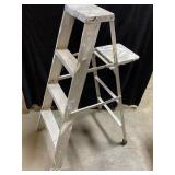 4 ft. Aluminum Ladder